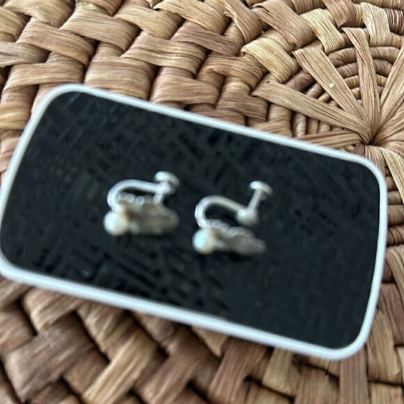 Van Dell Vintage Valuable Sterling Silver & Pearl Earrings - Picture 2 of 5